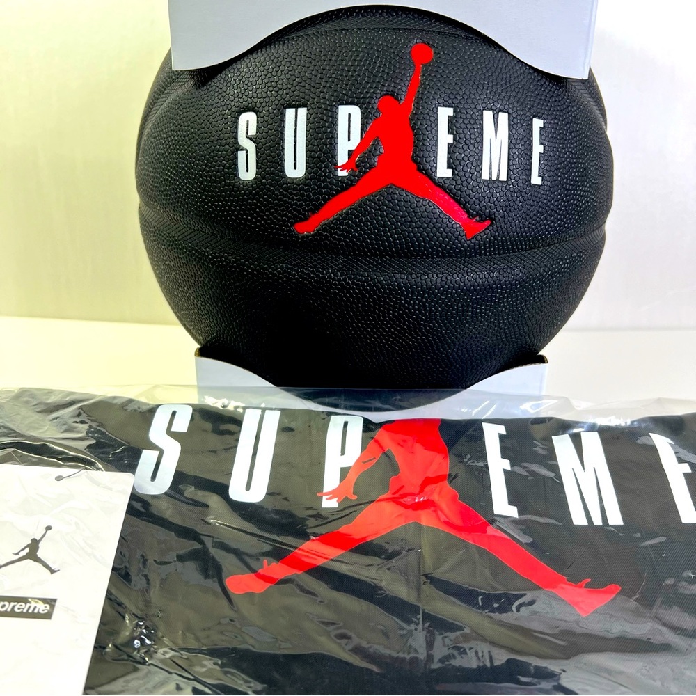 Supreme basketball and bag  Michael Jordan Limited Edition